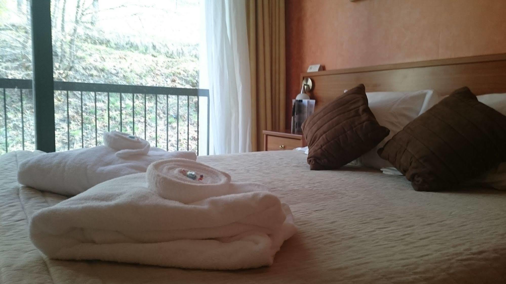 Brit Hotel Du Ban Chaudes-Aigues Luaran gambar